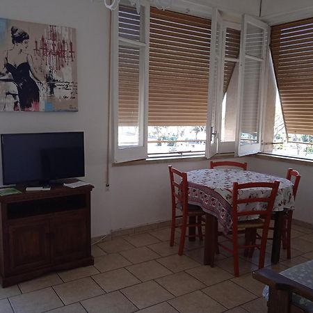 Holiday House Maurizio Формия Экстерьер фото