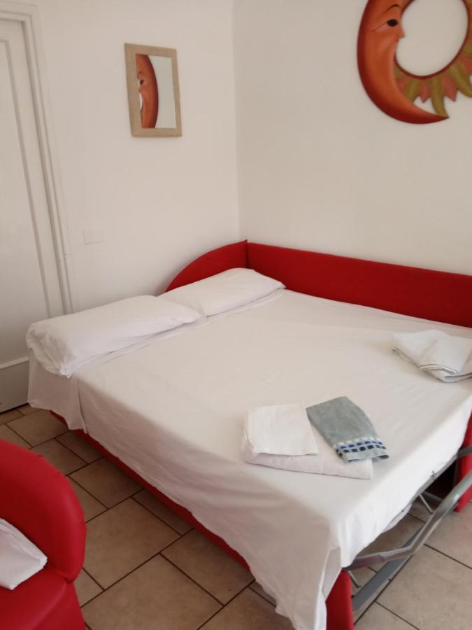 Holiday House Maurizio Формия Экстерьер фото