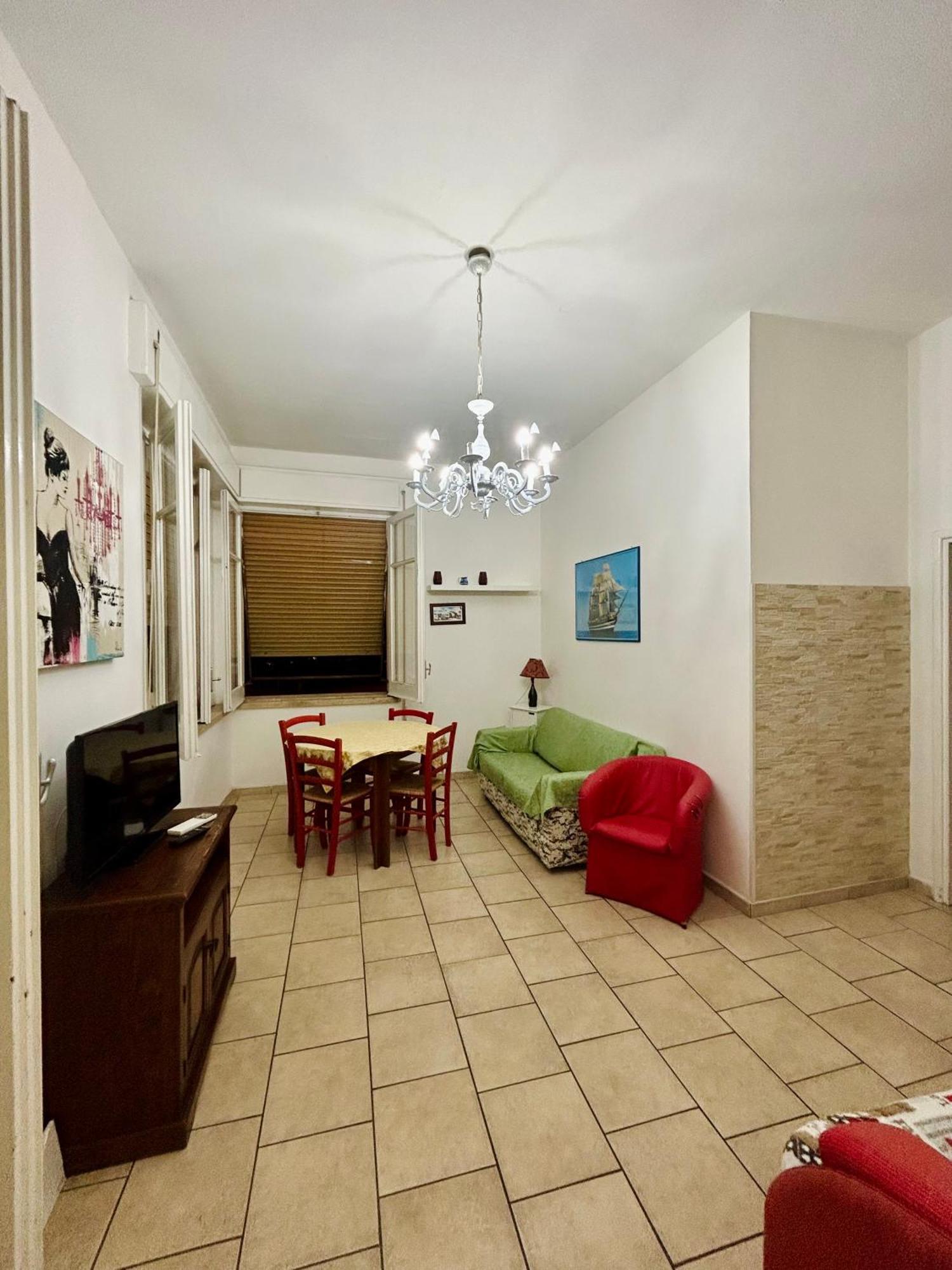 Holiday House Maurizio Формия Экстерьер фото